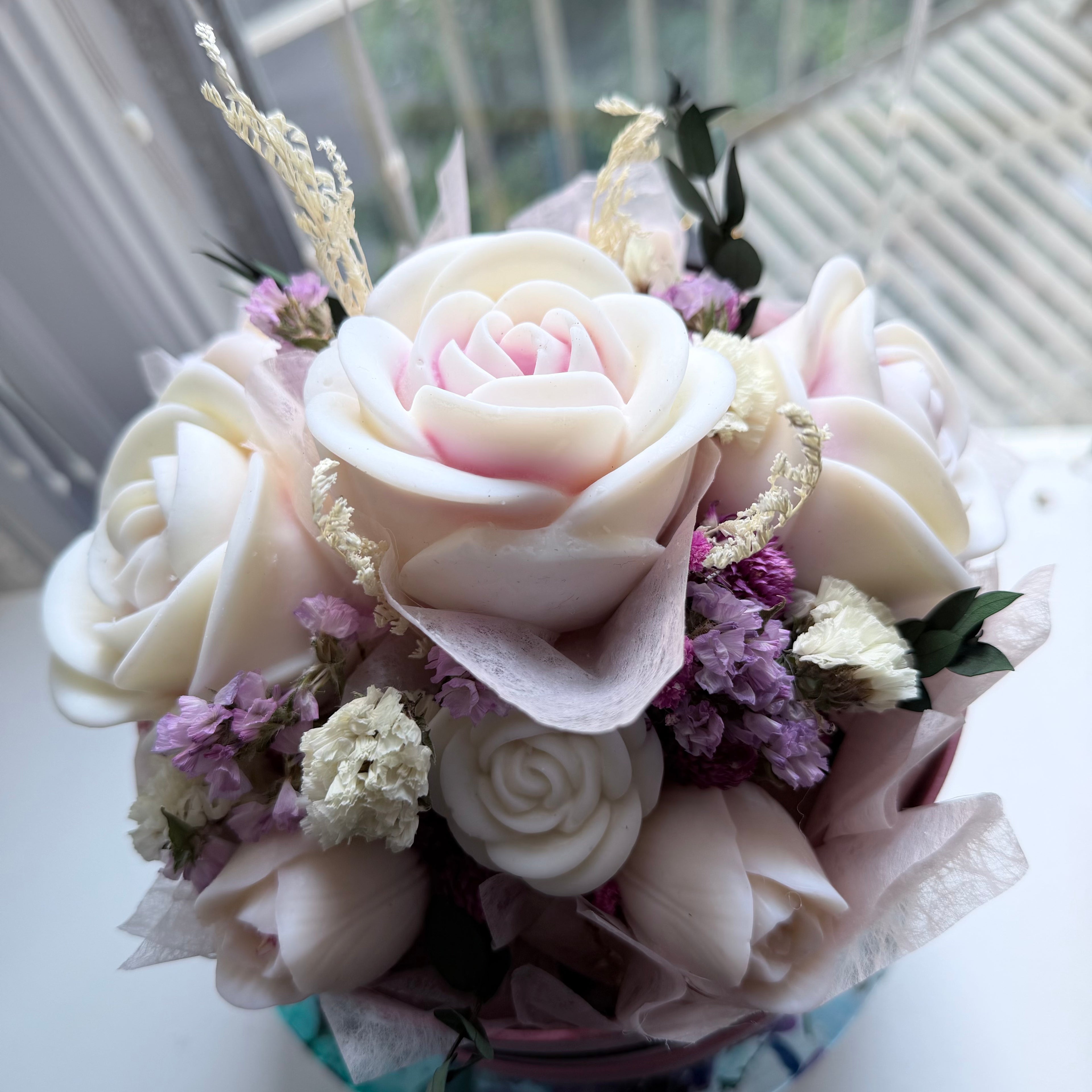 Rose Candle Bouquet – Medium
